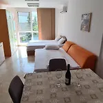 Ultima - Super Center Apartment *